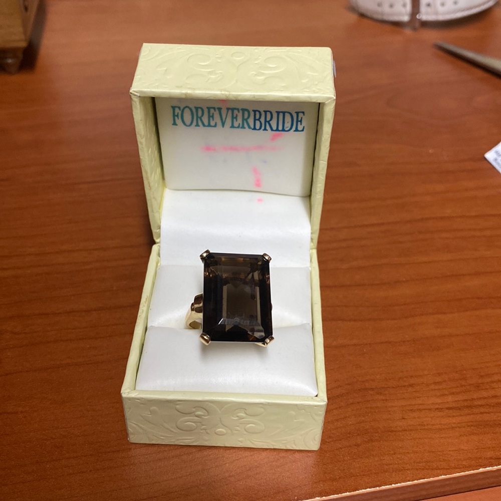 Beautiful cocktail ring 14k gold and smoky quartz